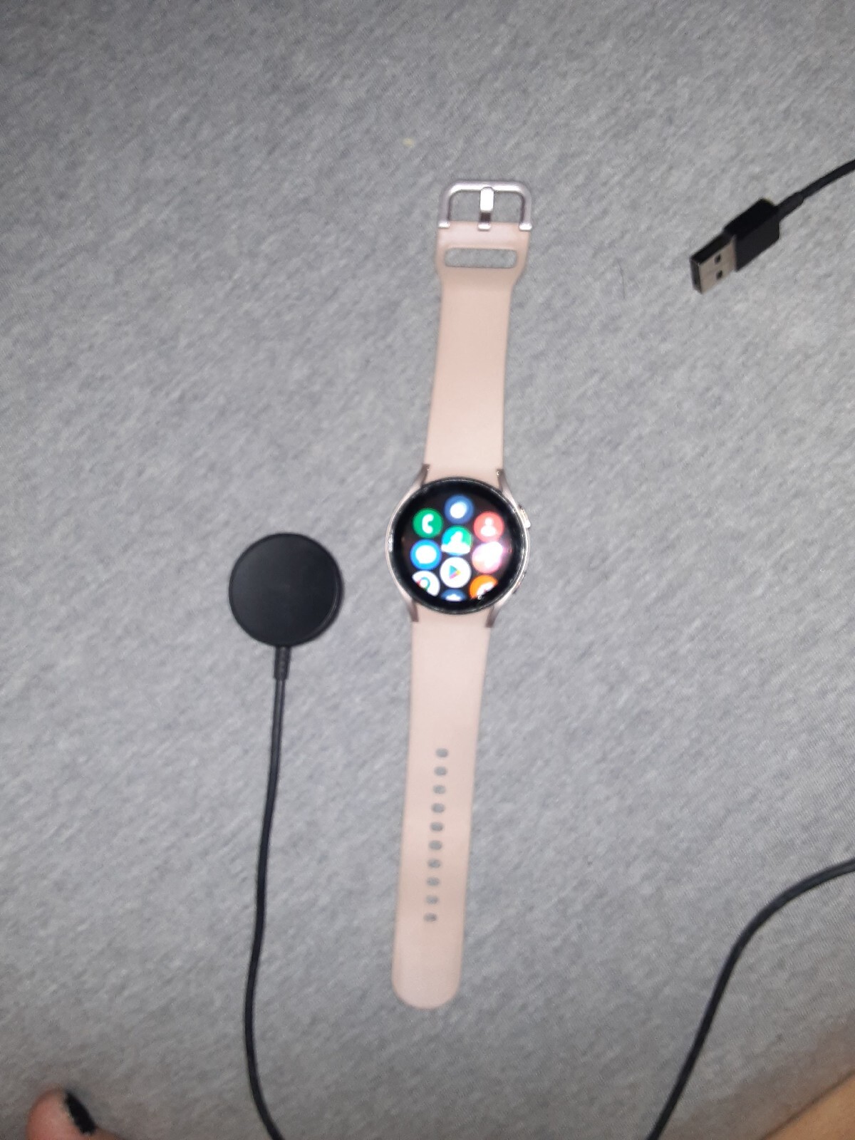 Samsung Galaxy Watch4 – Pink Gold…