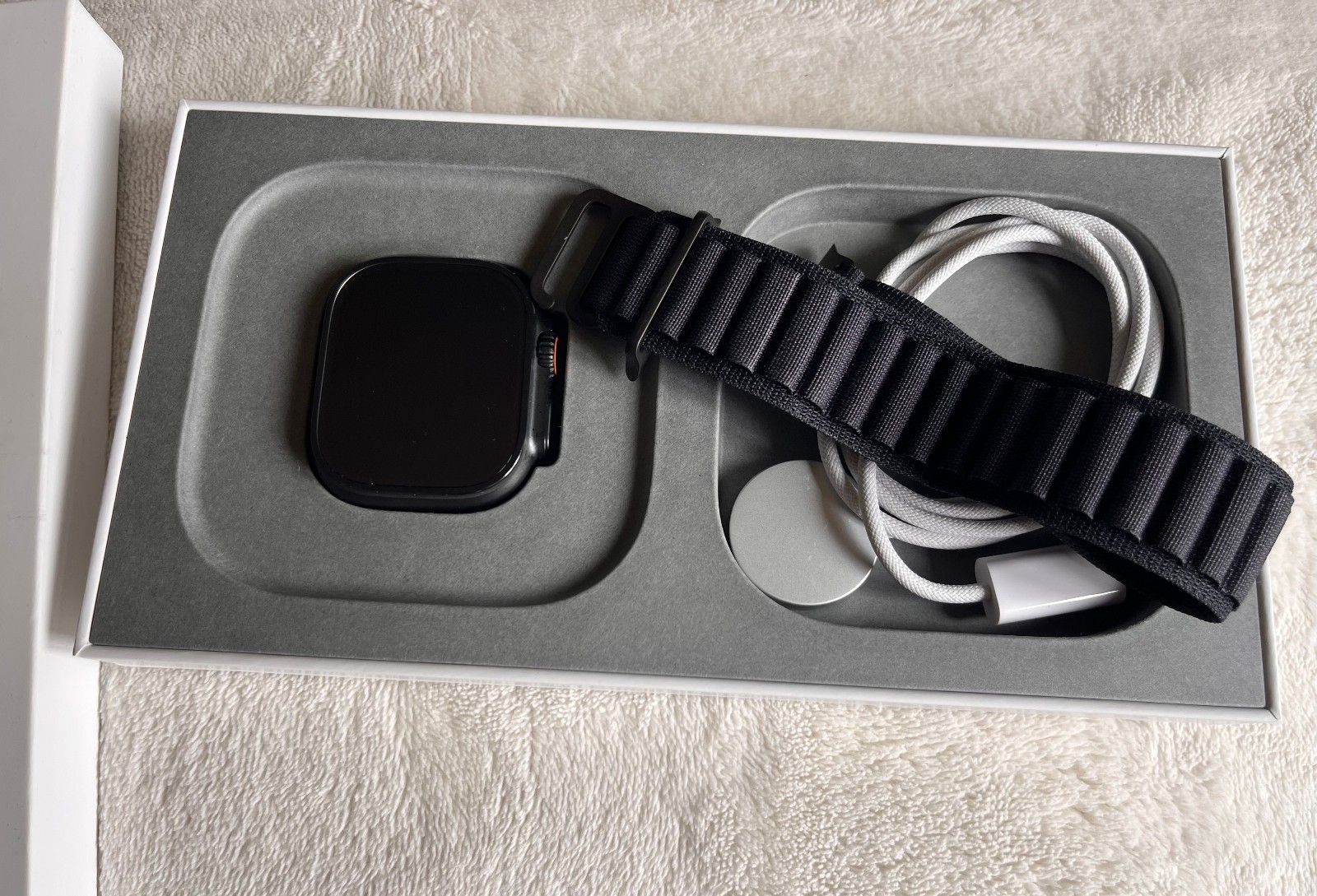 Apple Watch Ultra 3 49mm, Cellular Titanium Case & Black Alpine Loop. Used, Good