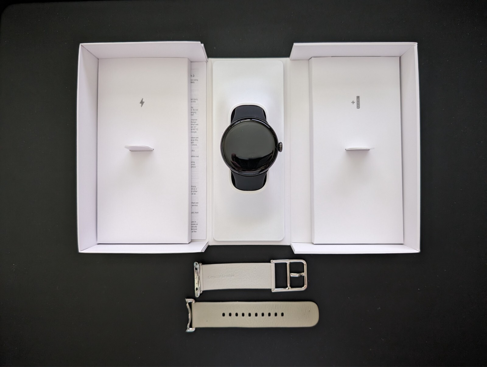 Google Pixel Watch 2 Matte Black with extra Two-Tone Leather Porcelain Band