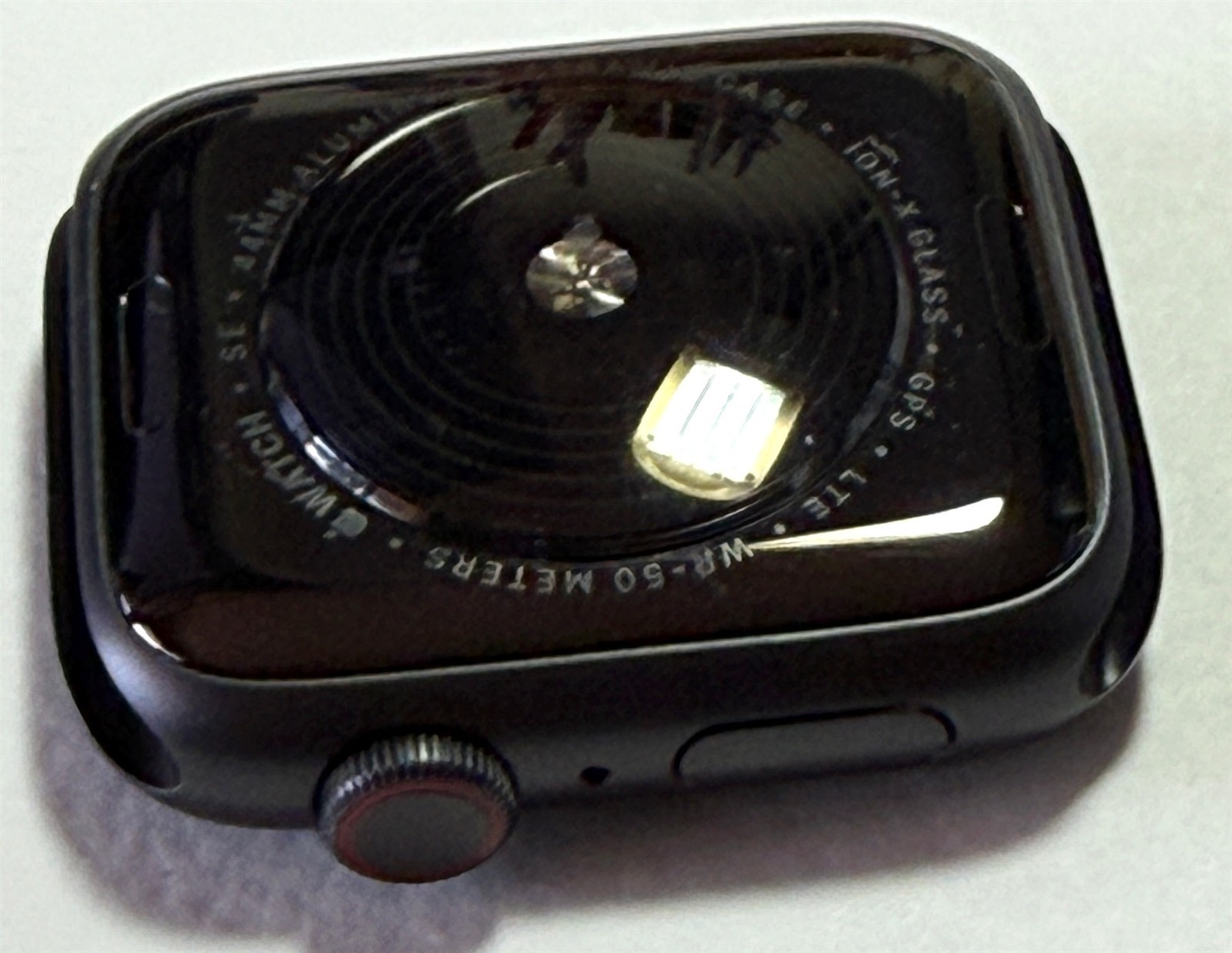 Apple Watch SE 44mm, Black Aluminum Case (GPS + Cellular) no watch band