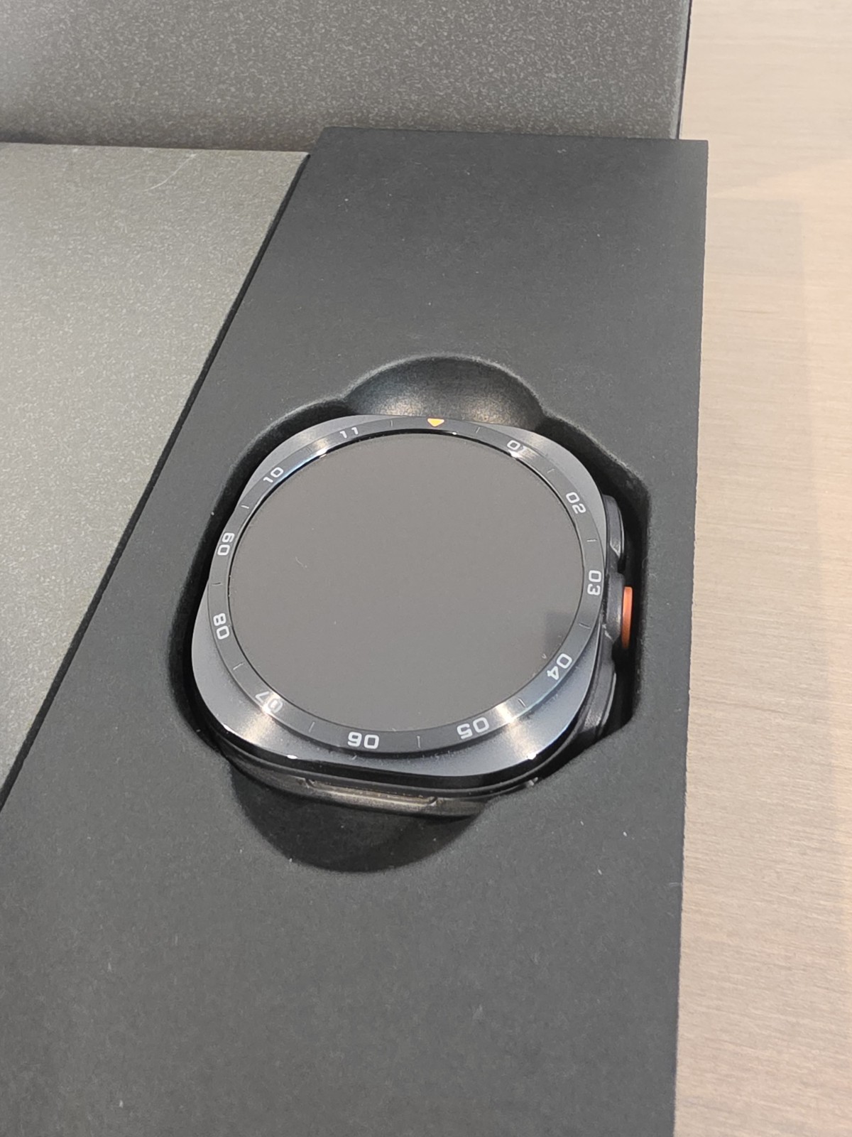 NEW 2026 Samsung Galaxy Watch Ultra2 47mm Titanium Gray LTE / Gray Peakform Band