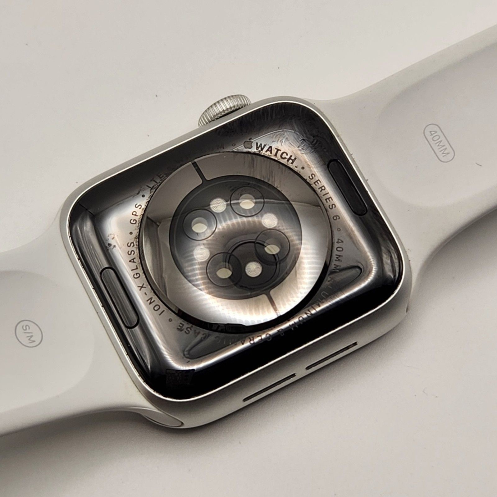 Apple 40mm Apple Watch Series 6 GPS/CELL PARTS OR REPAIR