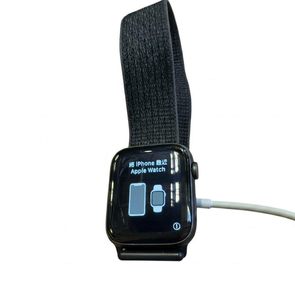 Apple Watch Series 4 GPS 44mm Space Gray Aluminum A1978 Black Sport Loop Band