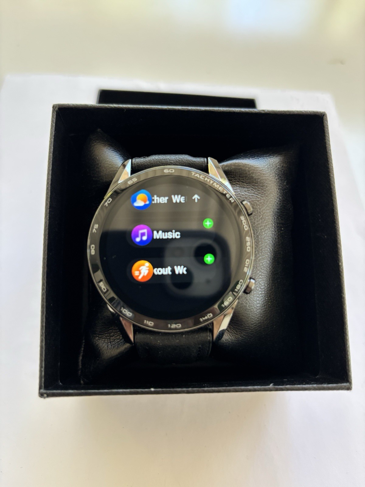 Filiekeu Smartwatch with Leather Strap