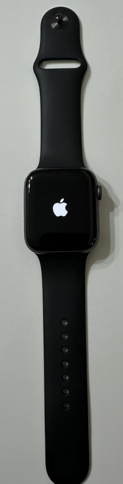 APPLE WATCH SERIES 4 GPS 44MM SPACE GRAY ALUMINUM CASE BLACK BAND MU6D2LL/A