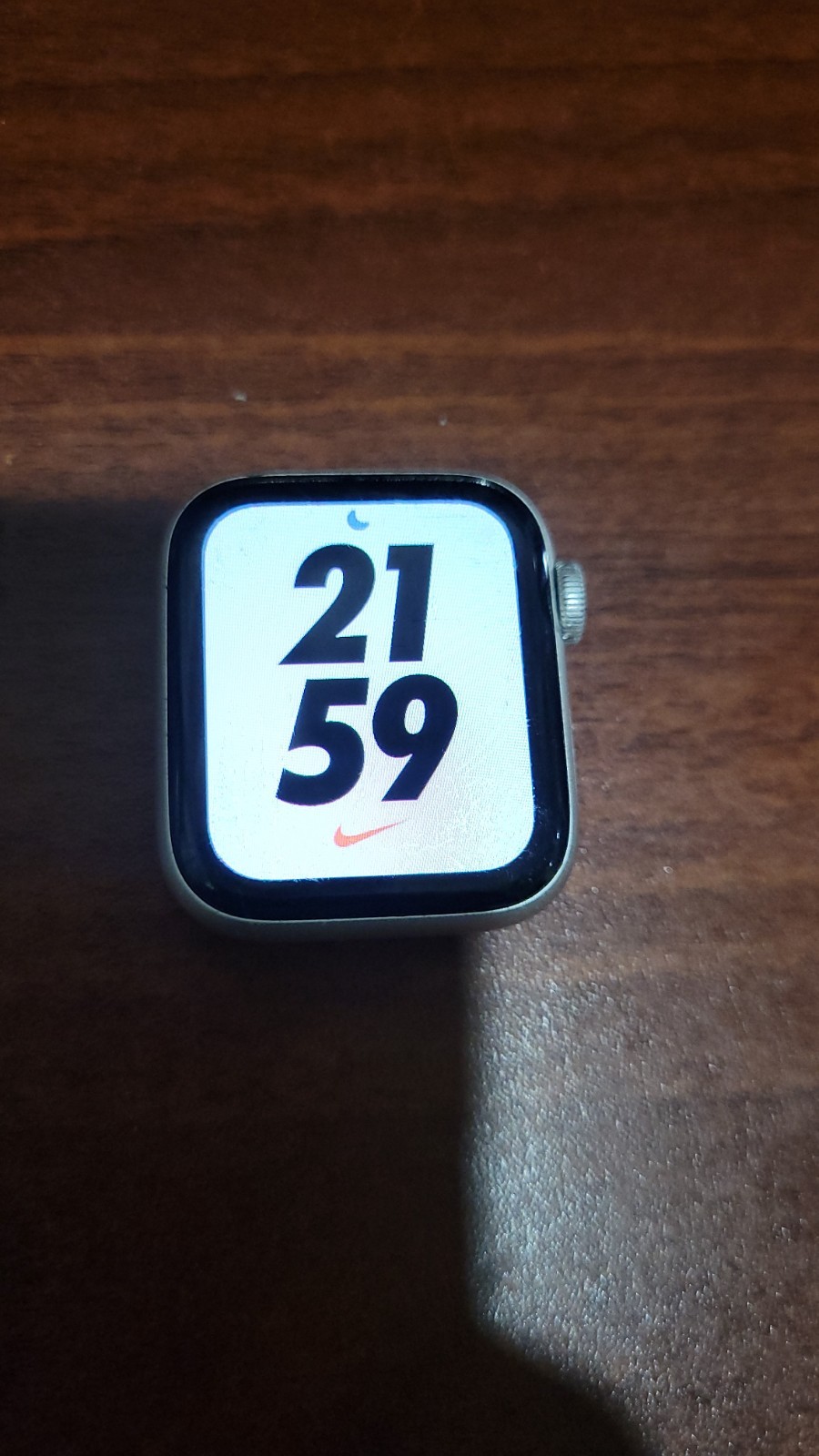 Apple Watch SE (2022) 40mm Starlight Aluminum Case, GPS + Cellular – No Band