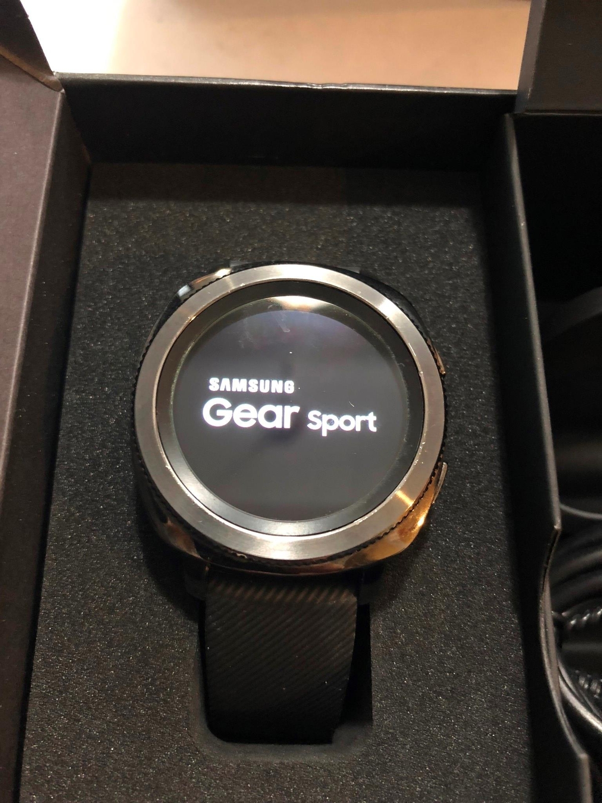 Samsung Gear Sport Hybrid Band 44.6mm Case Classic Buckle Black W/ Box D7