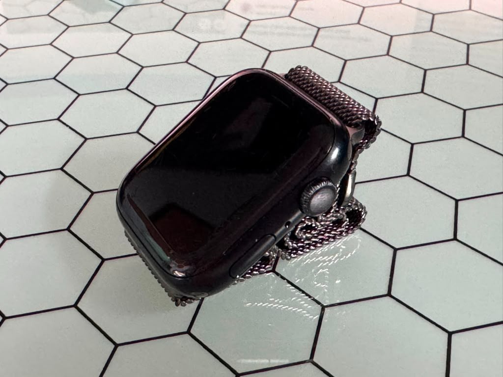 Apple Watch Series 7 45mm Aluminum Case- Midnight, metal mesh band