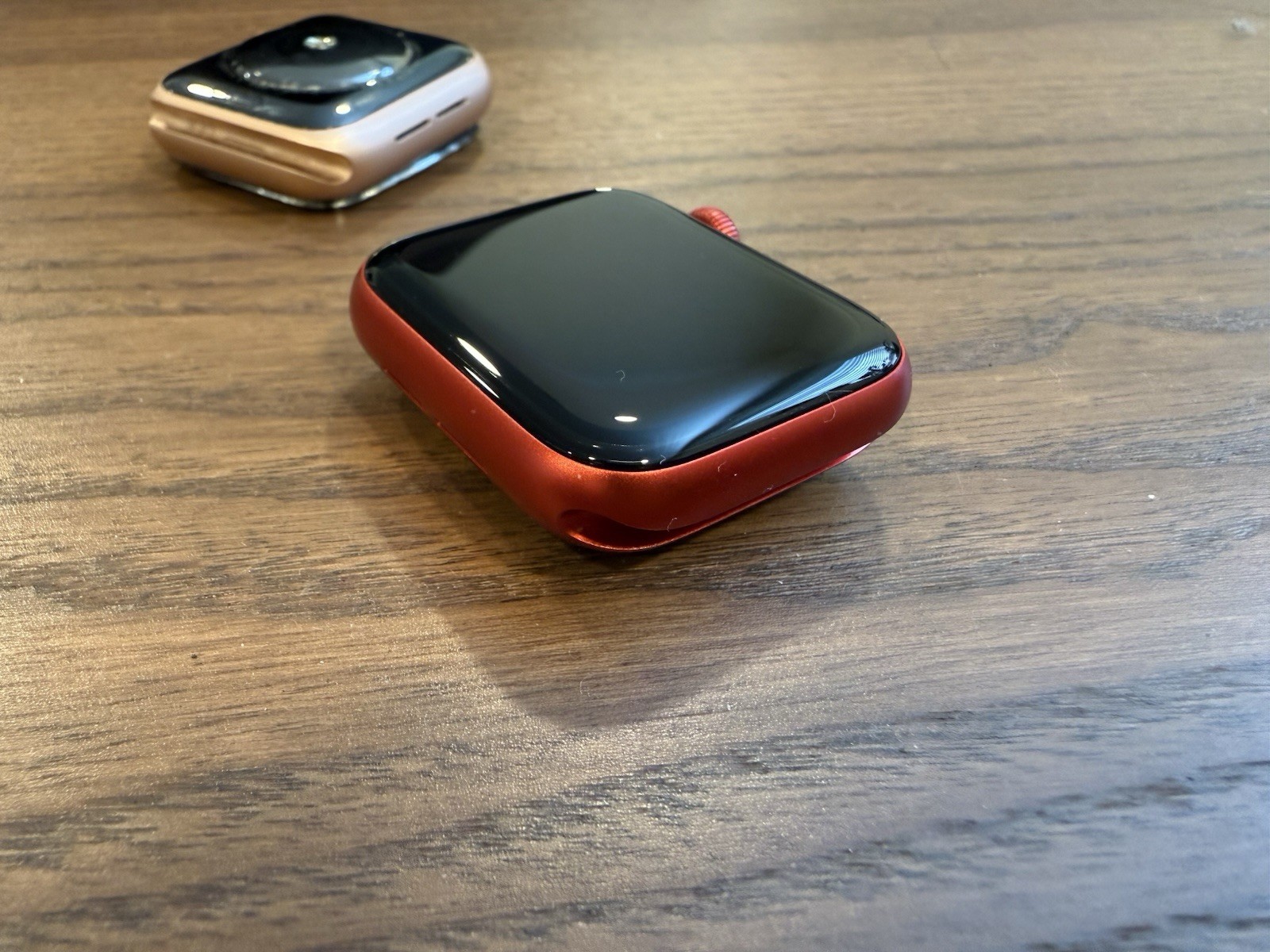Apple Watch Series 6 40MM RED WiFi Unlocked+ Series 4 40MM Gold WiFi Unlocked