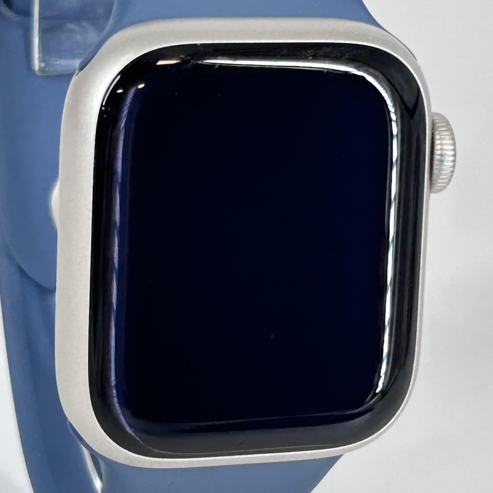 Apple Watch (Series 9) 41mm Starlight Aluminum (LTE) w/ Blue Sport – Good