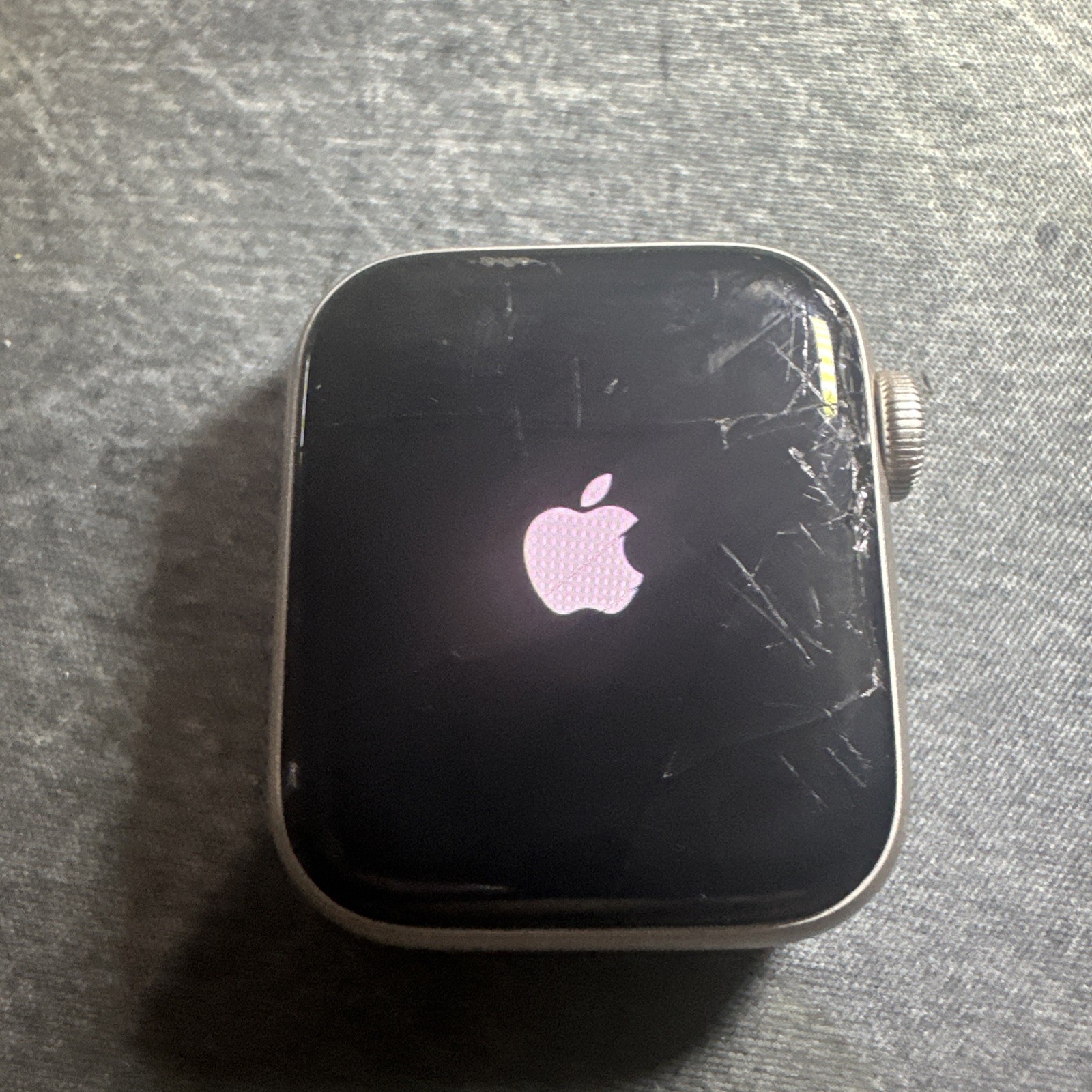 Apple Watch SE 2nd Gen 40mm Starlight Aluminum Case GPS CELLULAR Used