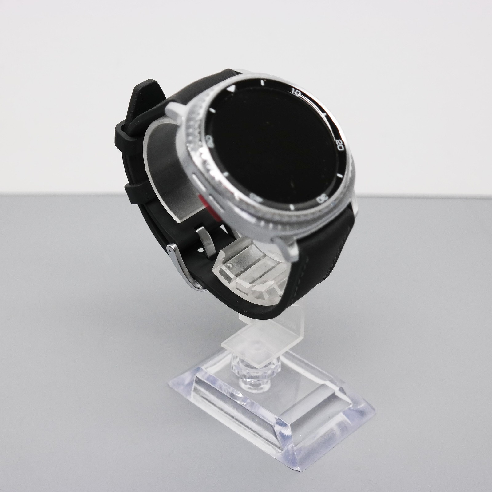 Samsung Galaxy Watch8 Classic SM-L505U 46mm LTE Stainless Steel – Black