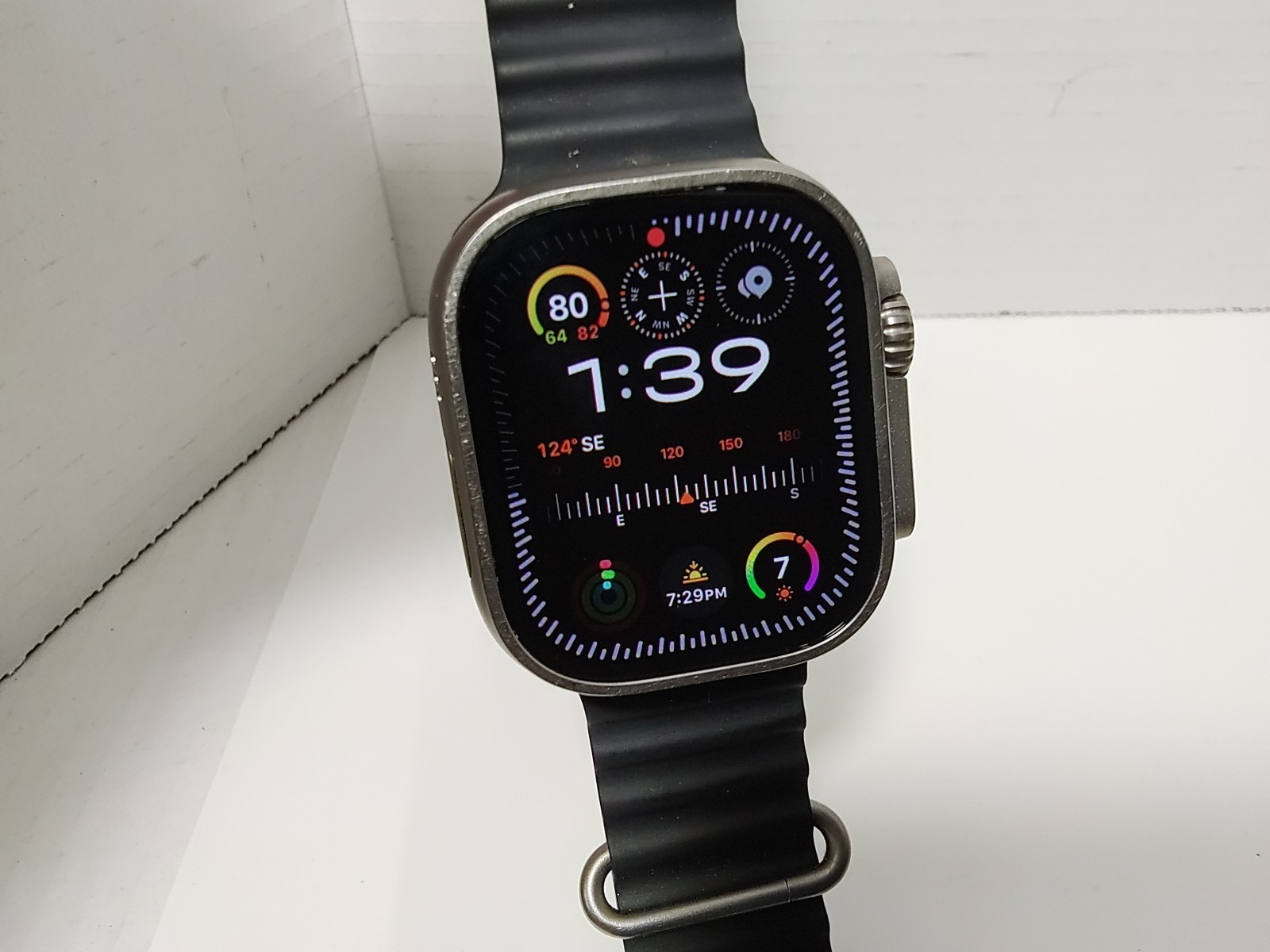 Apple Watch Ultra 1st Gen 49mm, Silver Case With Midnight Black Band