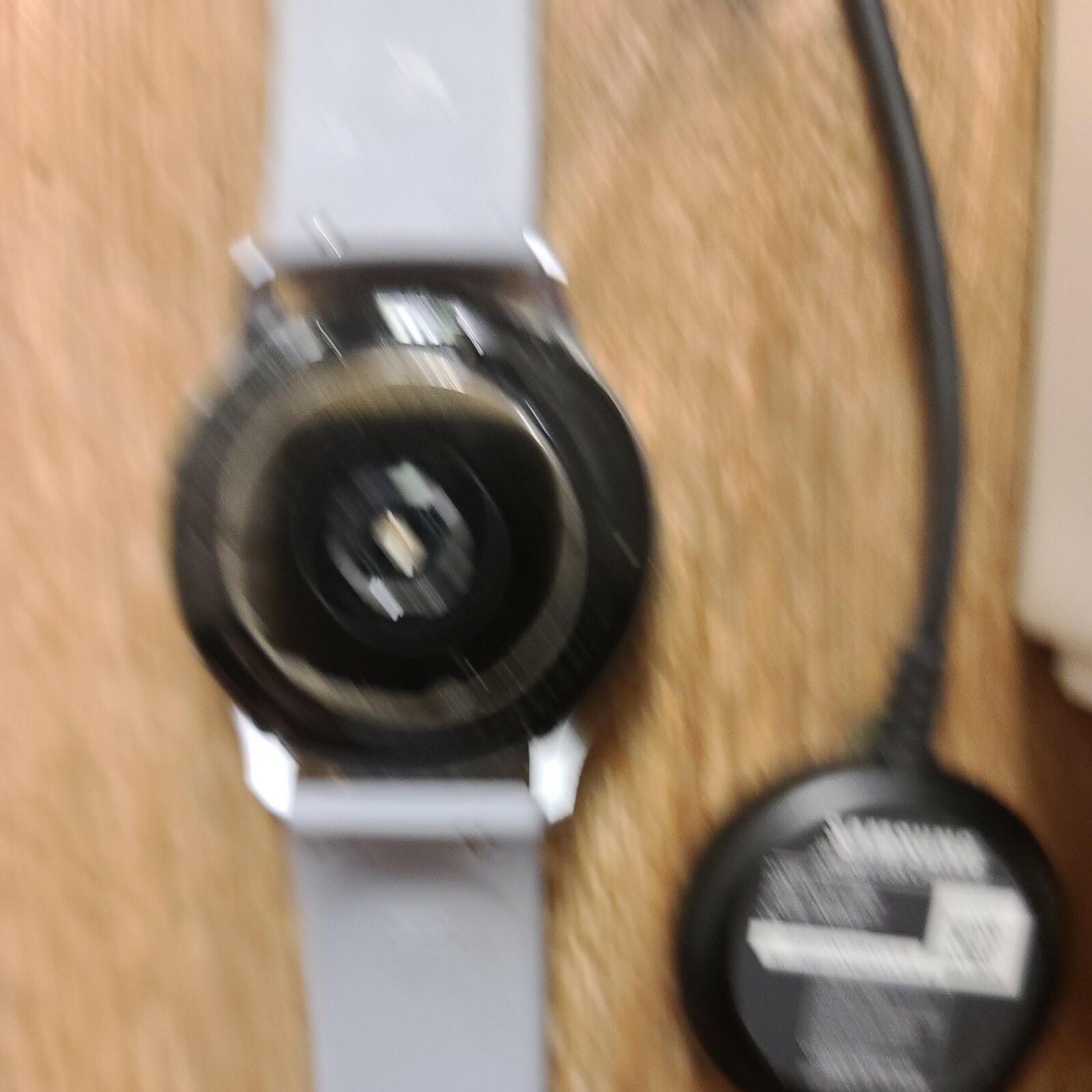 Samsung Galaxy Active 2 SM-R830 Smartwatch 40mm Black SM-R830NZKCXAR Gray Band