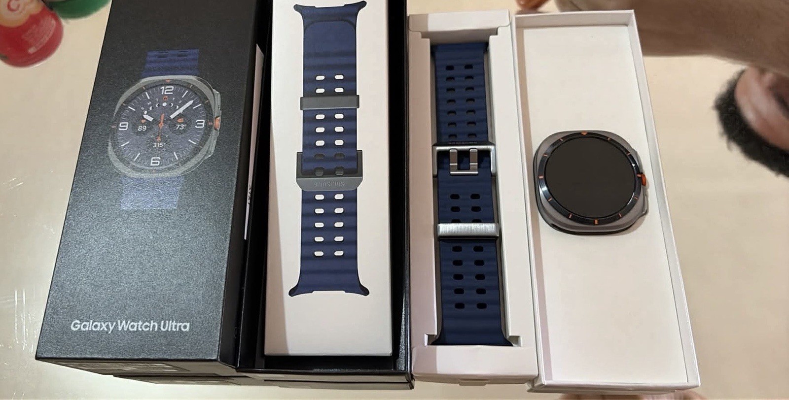 Samsung Galaxy Watch Ultra 47mm Silver, Blue Silicone Band, AMOLED Display