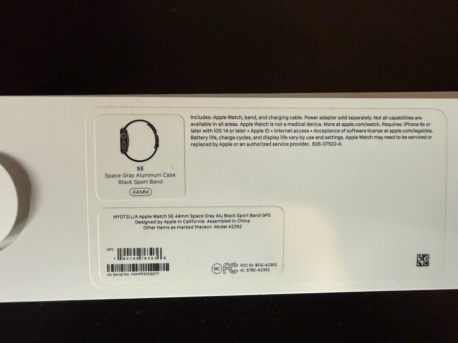 Apple Watch SE (1st Gen) 44mm Space Gray Aluminum (GPS ONLY) w/ Black Sport Band