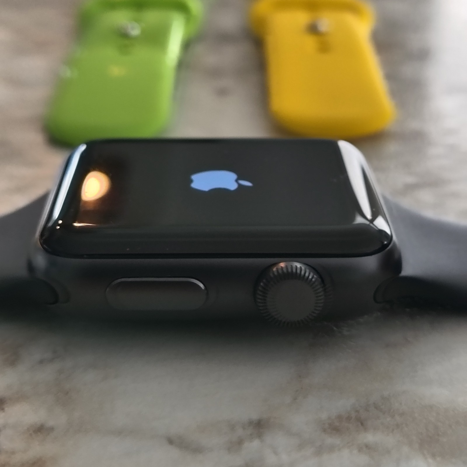 Apple Watch Series 3 42mm Aluminium Case with Sports Band – Space Gray/Black