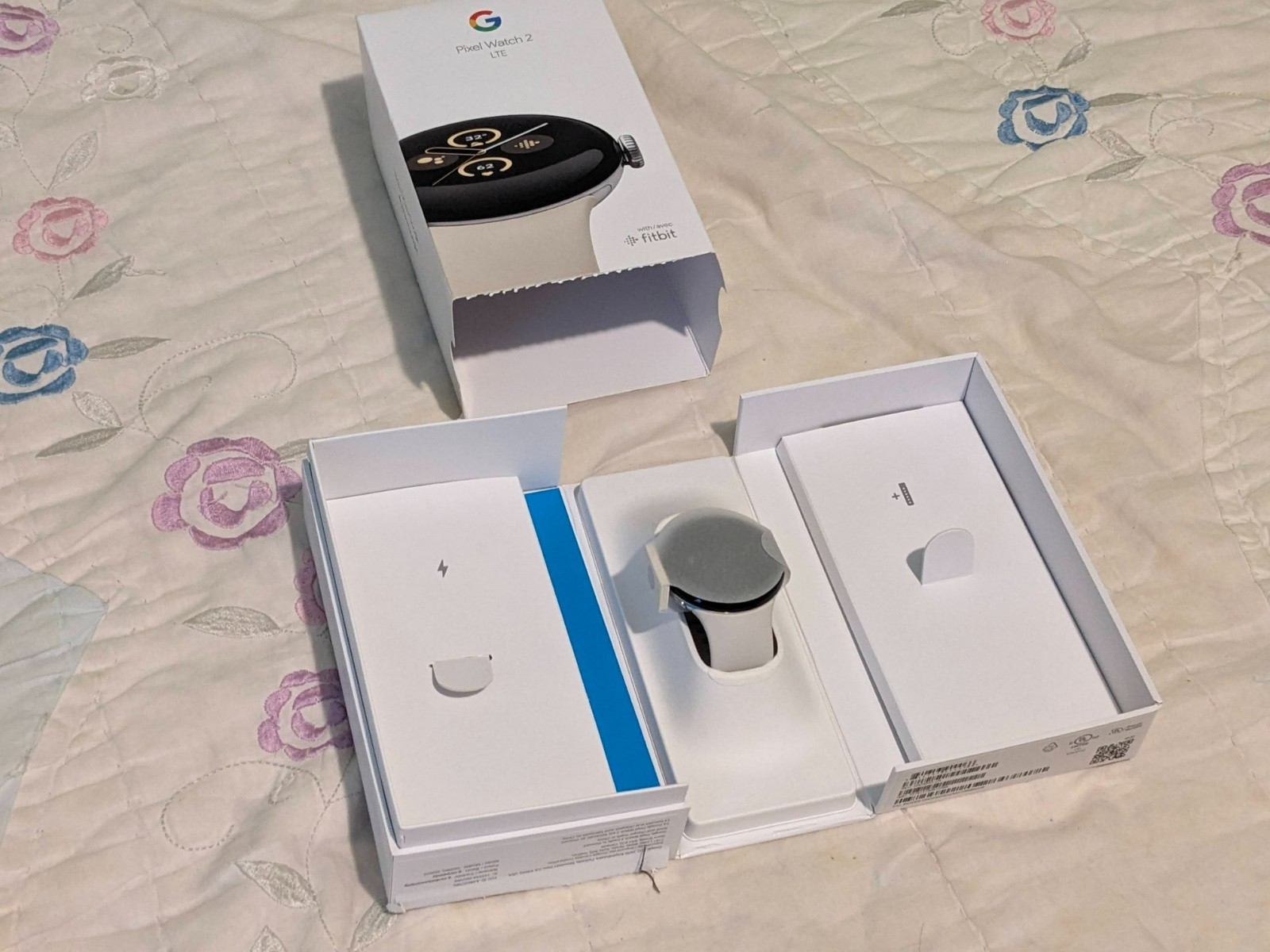 Google Pixel Watch 2 LTE – Polished silver Porcelain band – Open box Never used
