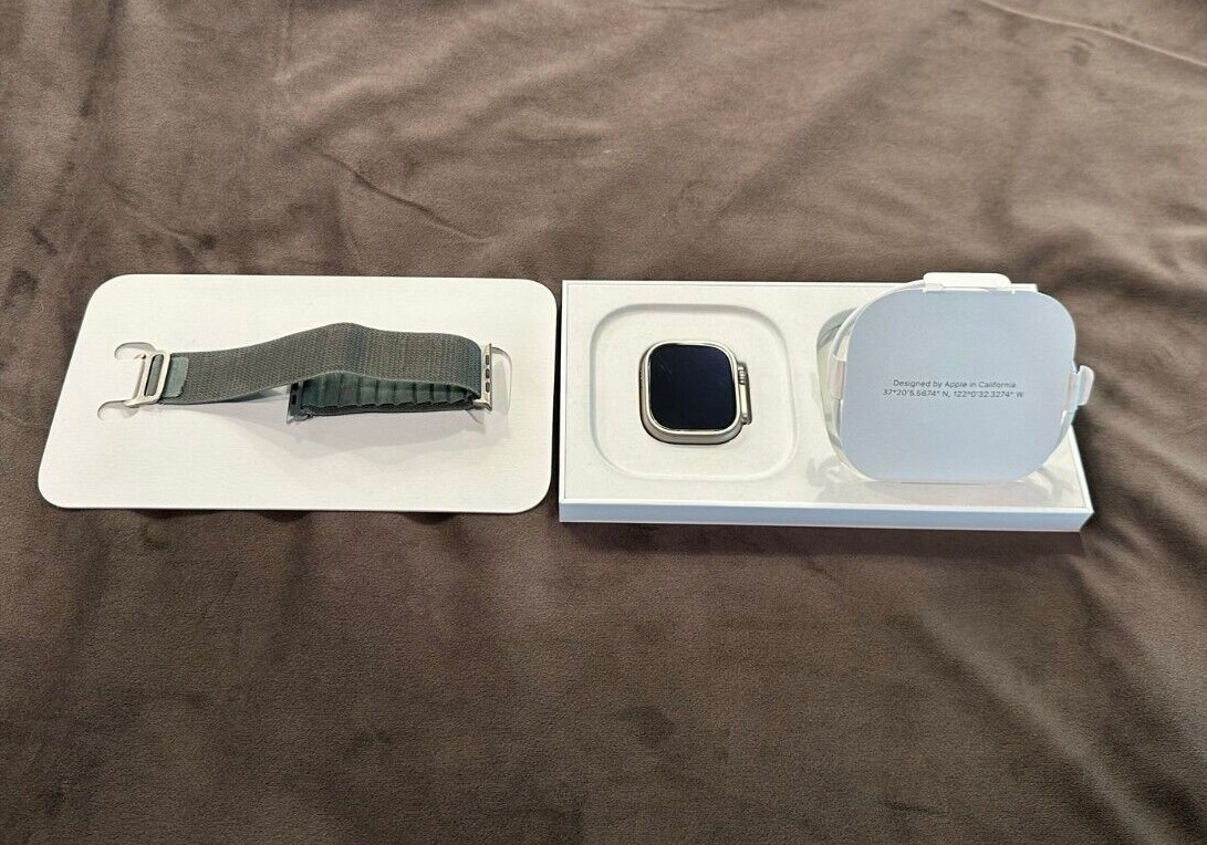 EXCELLENT – Apple Watch Ultra 49mm Green Alpine Loop – Original Box!