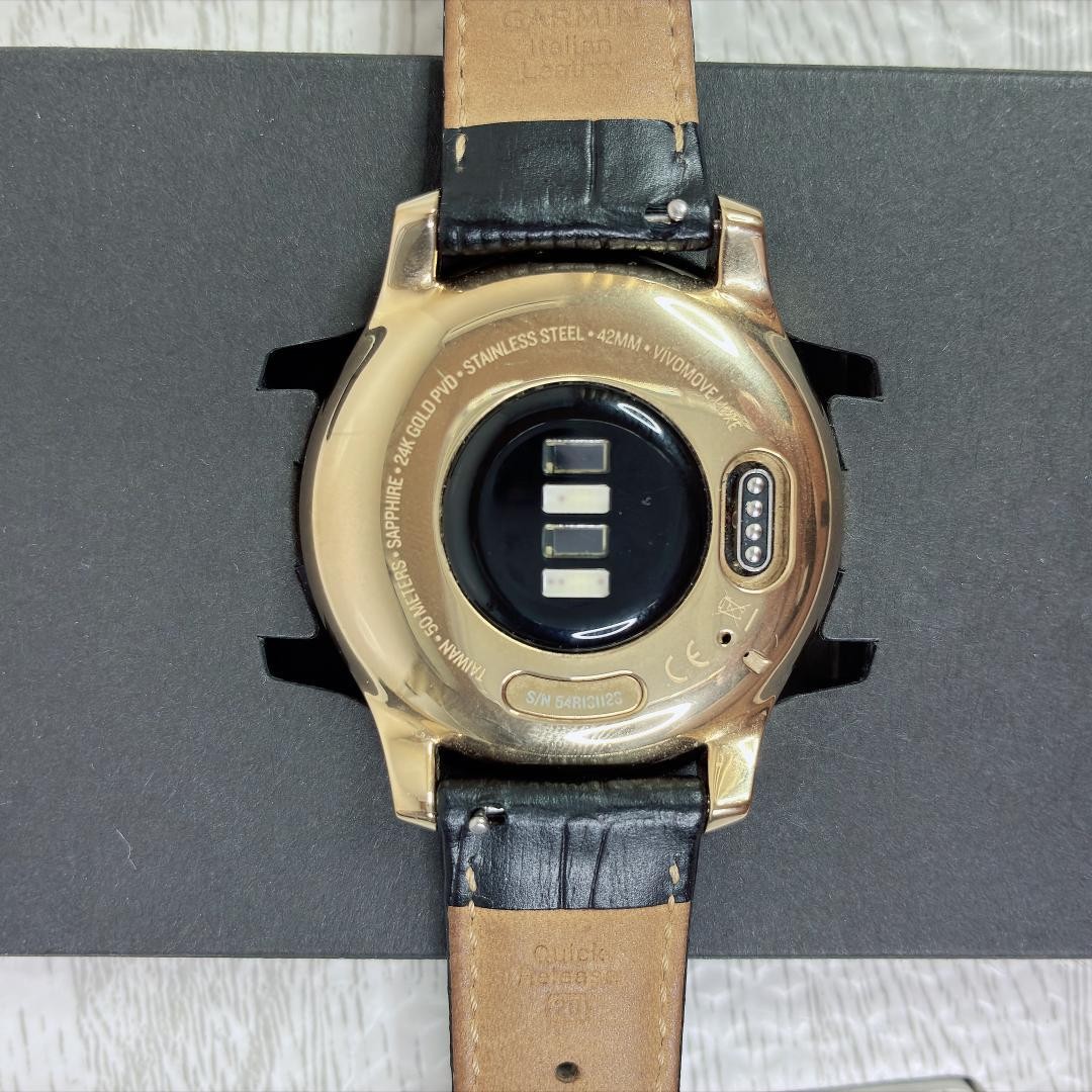 GARMIN vivomove Luxe GPS Smartwatch 42 mm Black Gold Stainless Steel