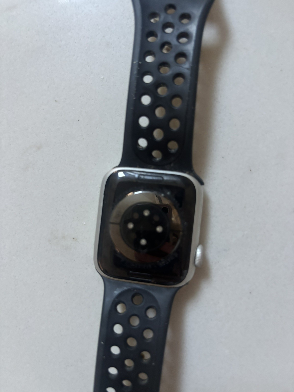 Apple Watch Series 6 40mm Space Gray Aluminum Case with Nike Black Sport Band