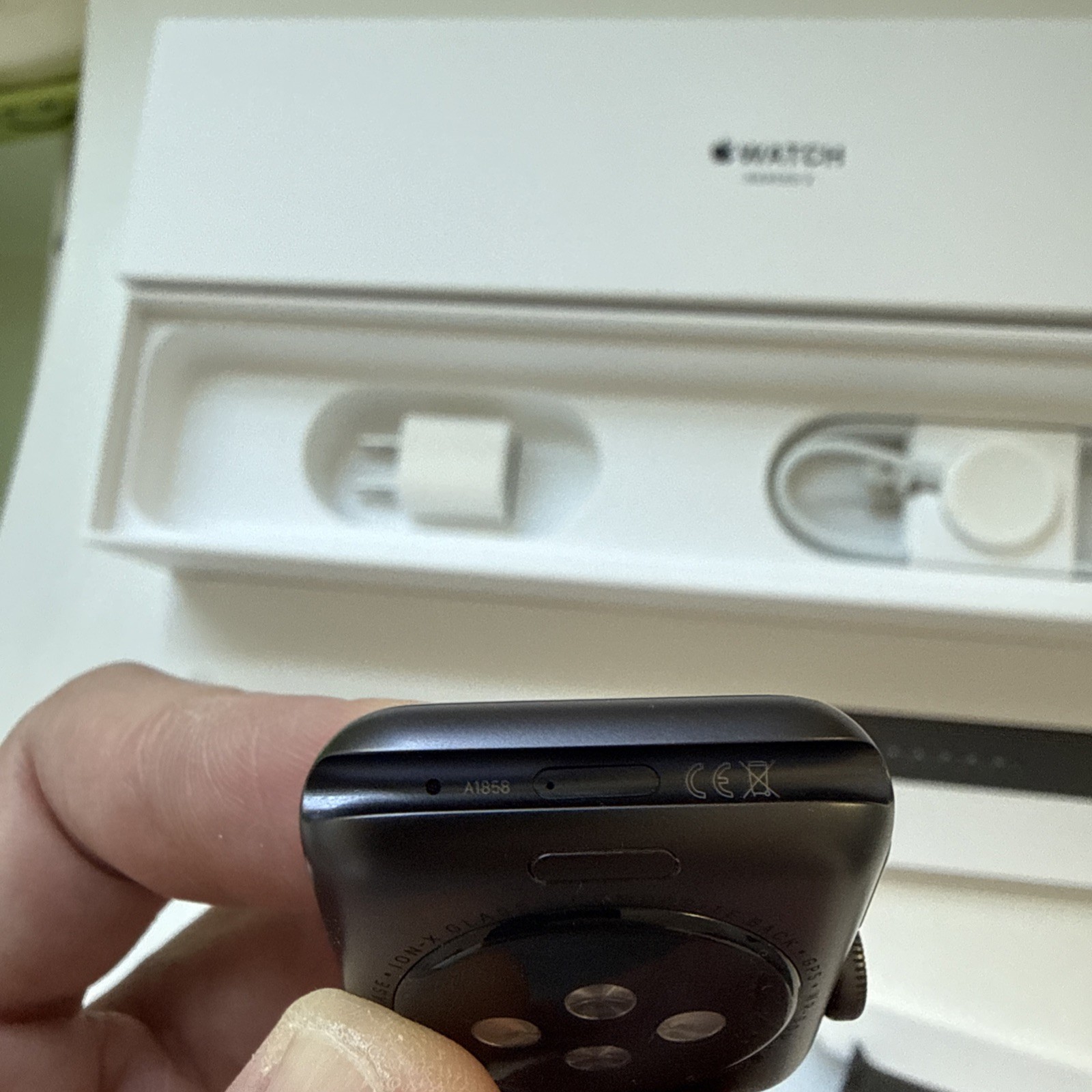 Apple Watch Series 3 38mm Space Gray Aluminium Case with Gray Sport Band (GPS) –