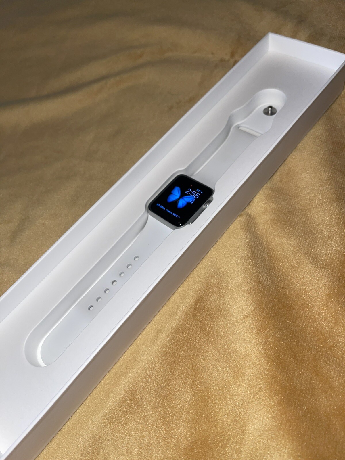 Apple Watch Series 3 38 mm Silver Aluminum Case White Sport Band Smartwatch -…