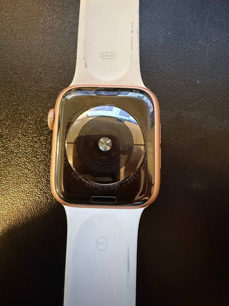 Apple Watch Series 5 44mm LTE Gold Aluminum w/ White Band