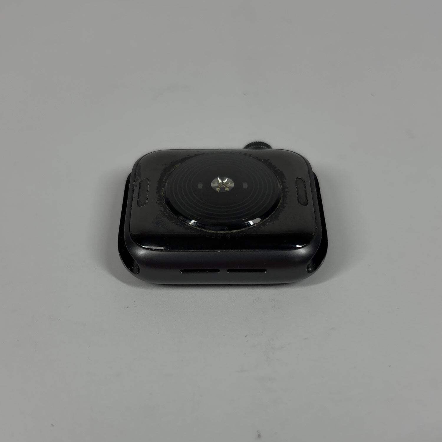 GPS Only Apple Watch SE 1st Gen 40MM Black Aluminum MYDP2LL/A Face Only