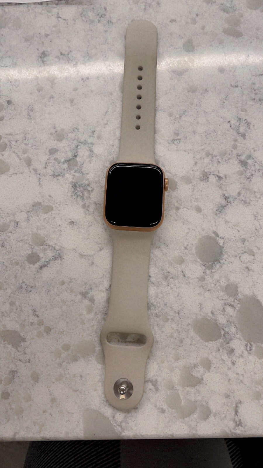 Apple Watch SE 40mm Gold Aluminum Case with Pink Sand Sport Band – Regular (GPS)