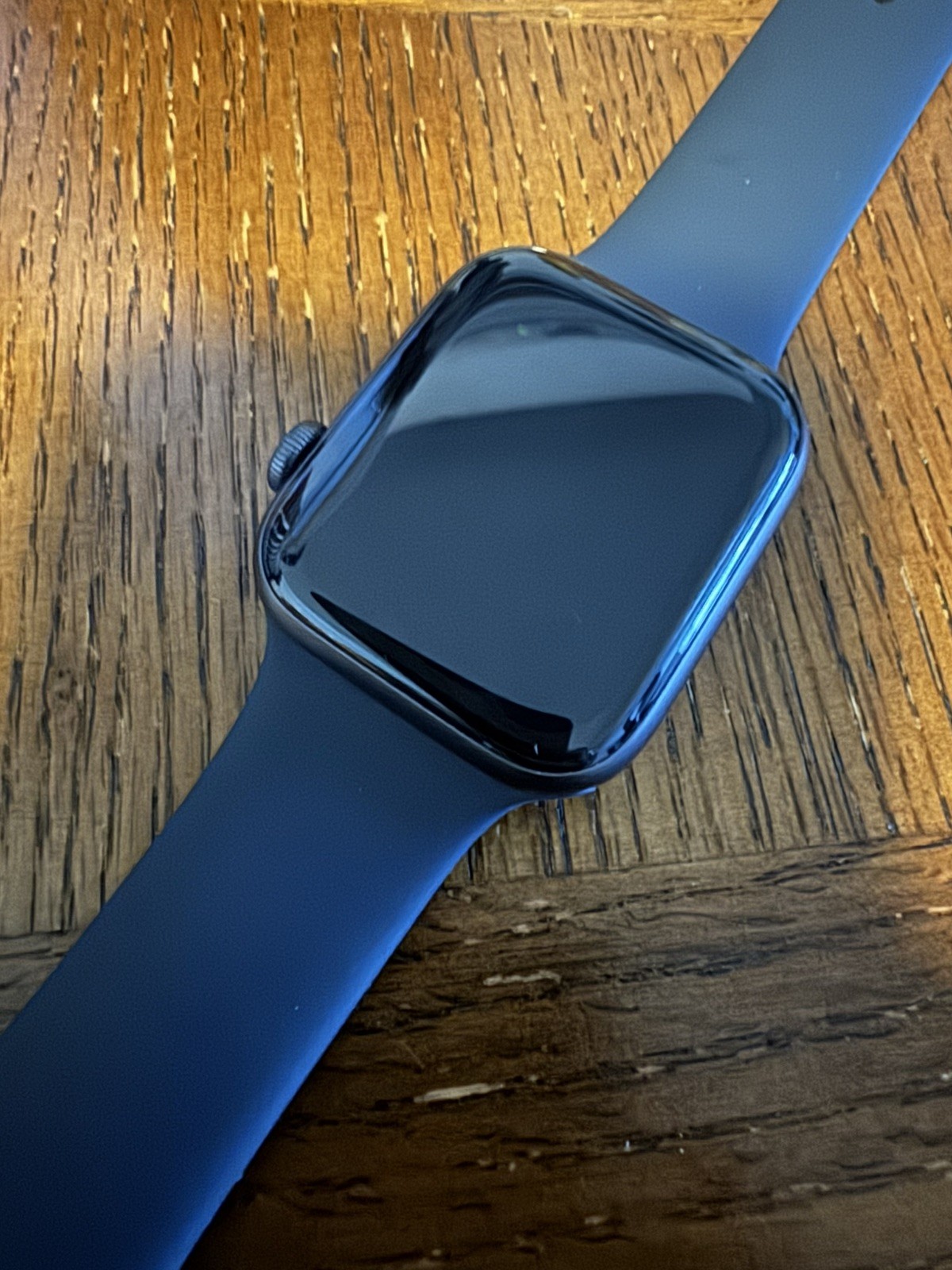 Apple Watch SE Beautiful OLED Retina Display Excellent