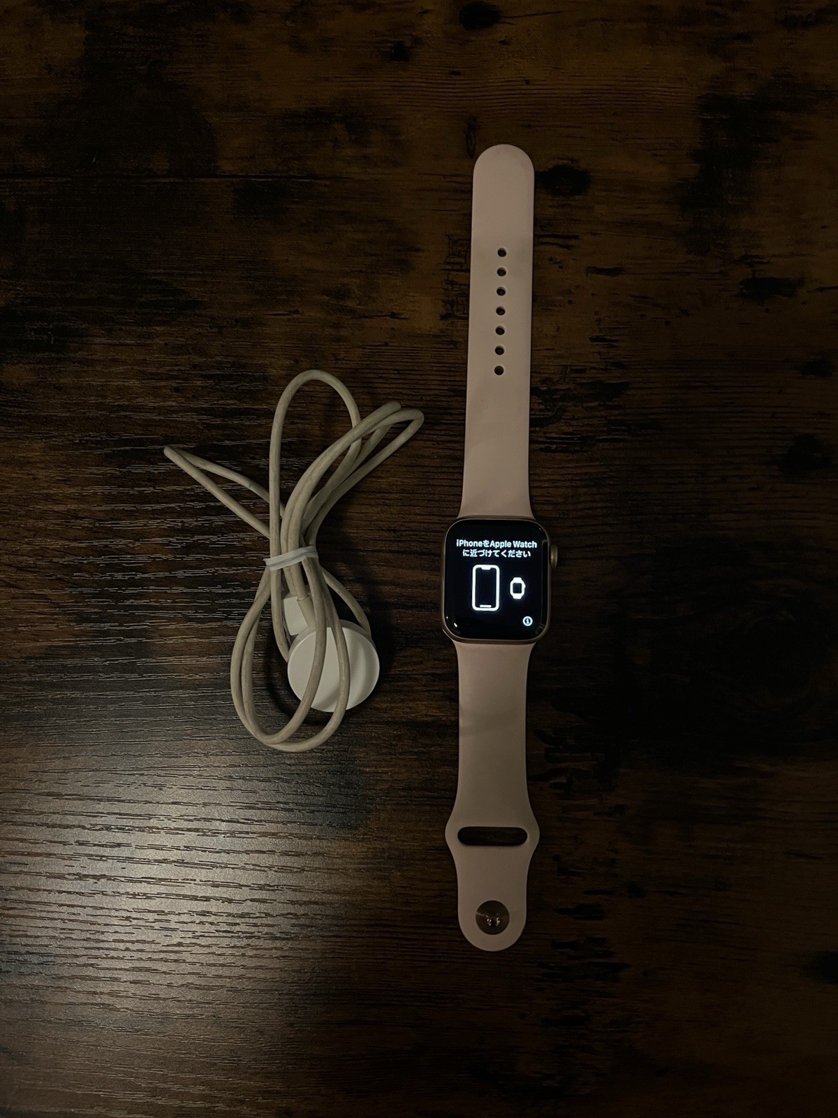 Apple Watch Series 4 40 mm Gold Aluminum Case with Pink Sand Sport Band (GPS) –