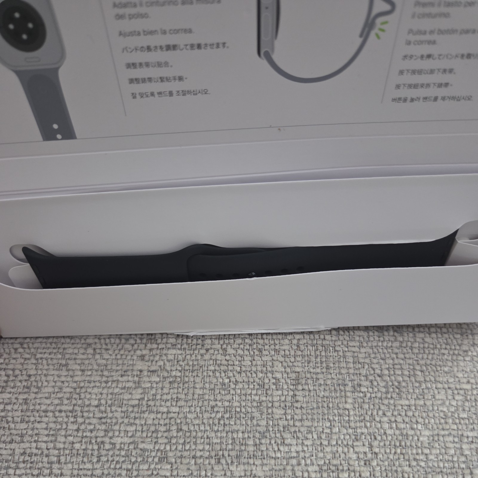 Apple Watch Series 11 46mm Space Gray Aluminum Case Black Silicone Band GPS 64GB