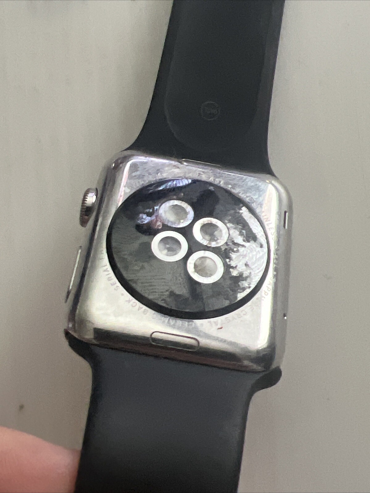 Apple Watch Sport Series 7000 42mm Space Gray – Black Sports Band (FOR PARTS)