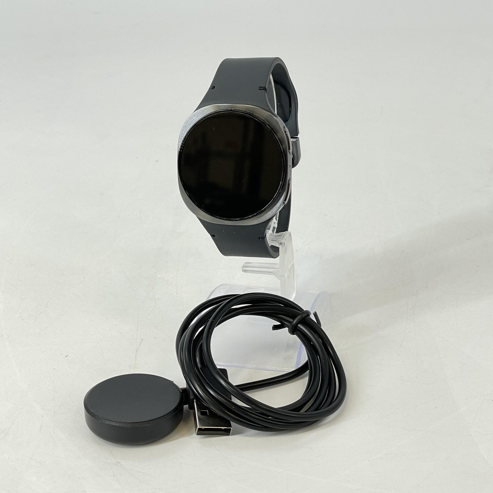 Samsung Galaxy Watch8 40mm Graphite Aluminum (LTE) w/ Sport Band – Excellent