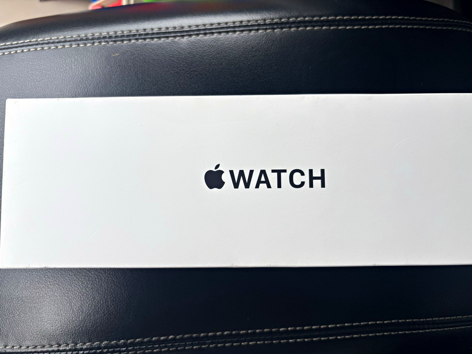 Apple Watch Series SE 3 44mm Starlight Aluminum Case Starlight Sport Band M/L