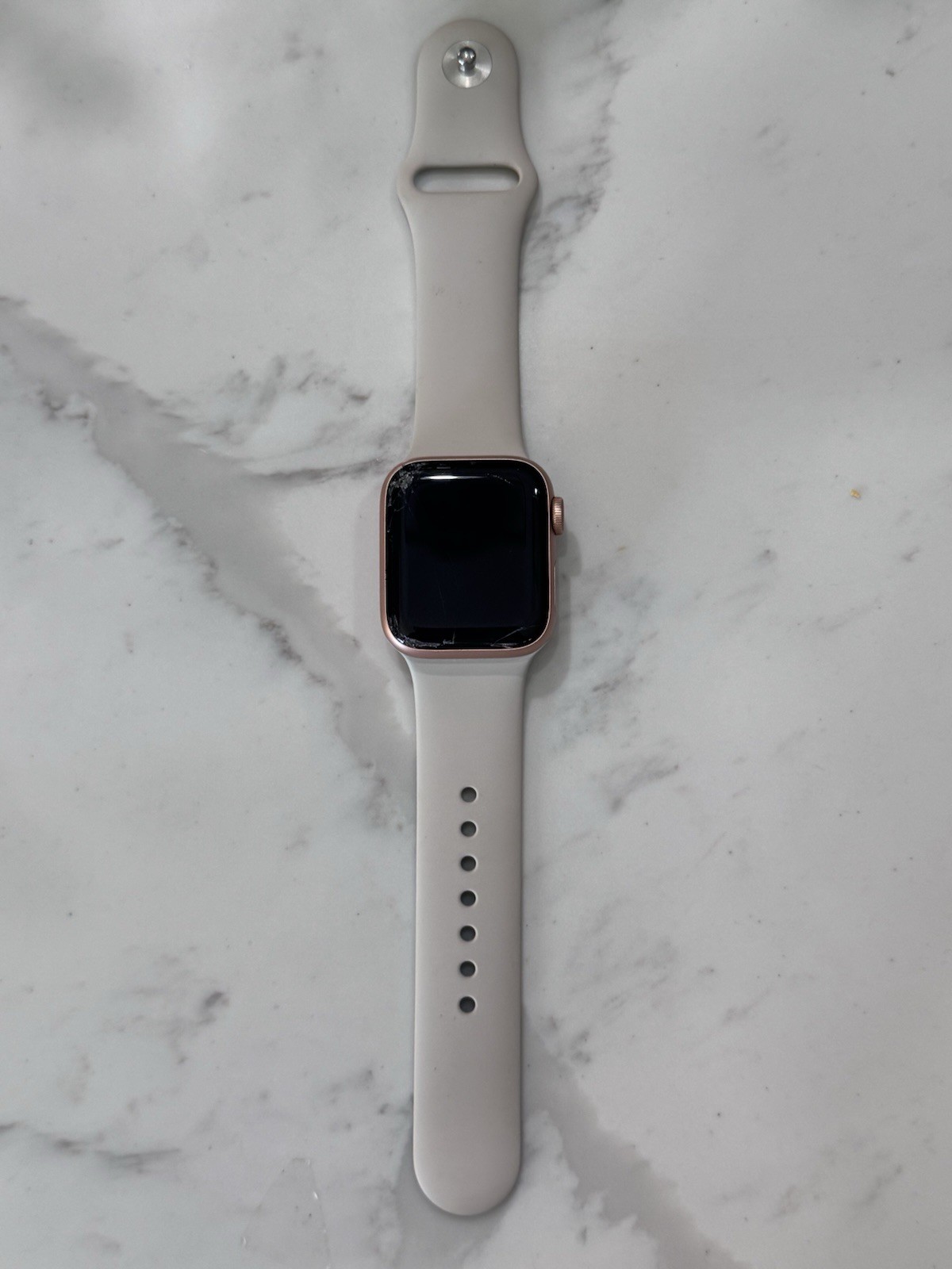 Apple Watch SE (1st Generation) 40mm A2351 – Cracked Glass Face – GPS Edition