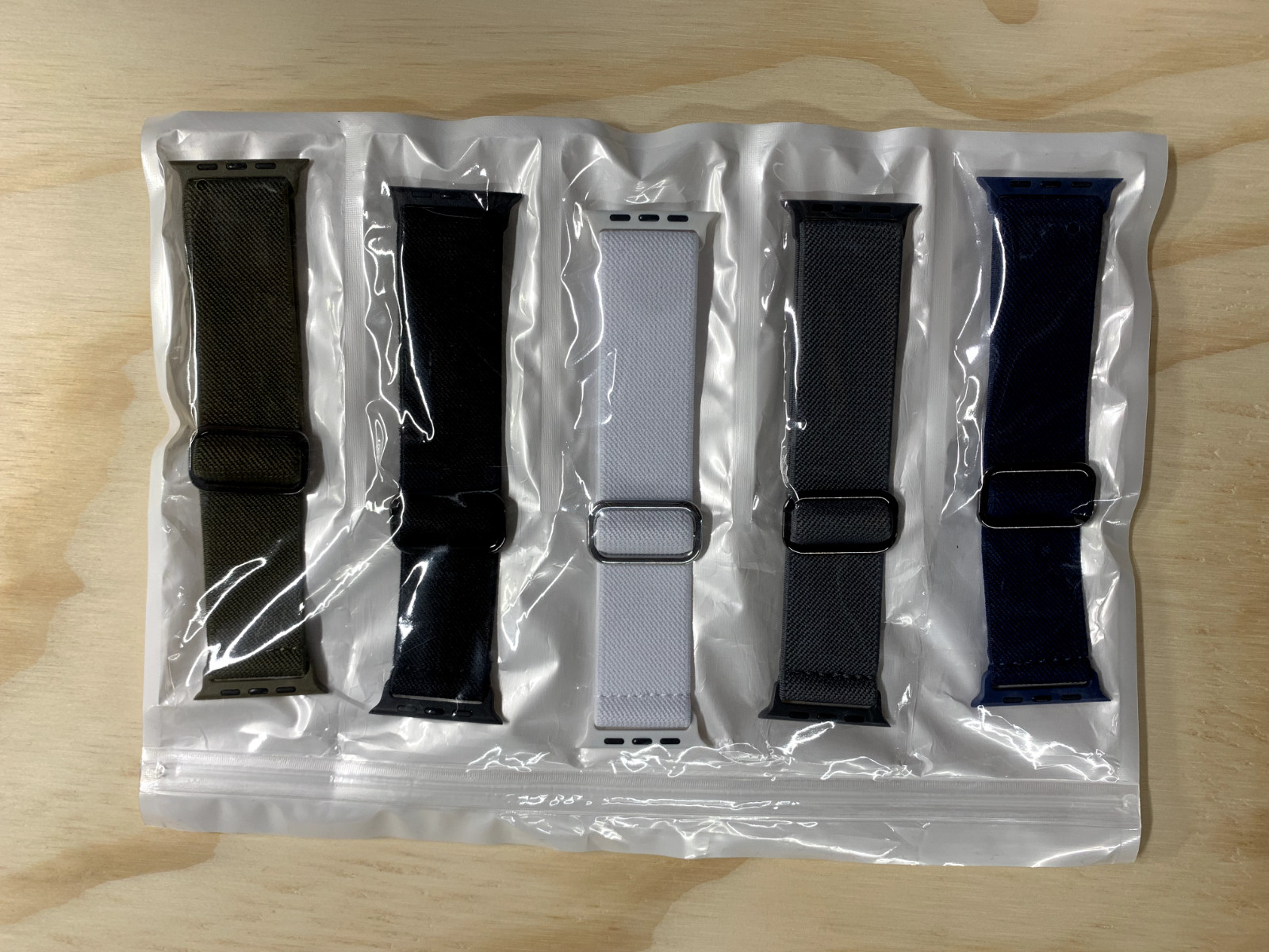 Apple Watch Series 9 45mm Aluminum Case w/ Sport Loop – Midnight, w/ Accessories