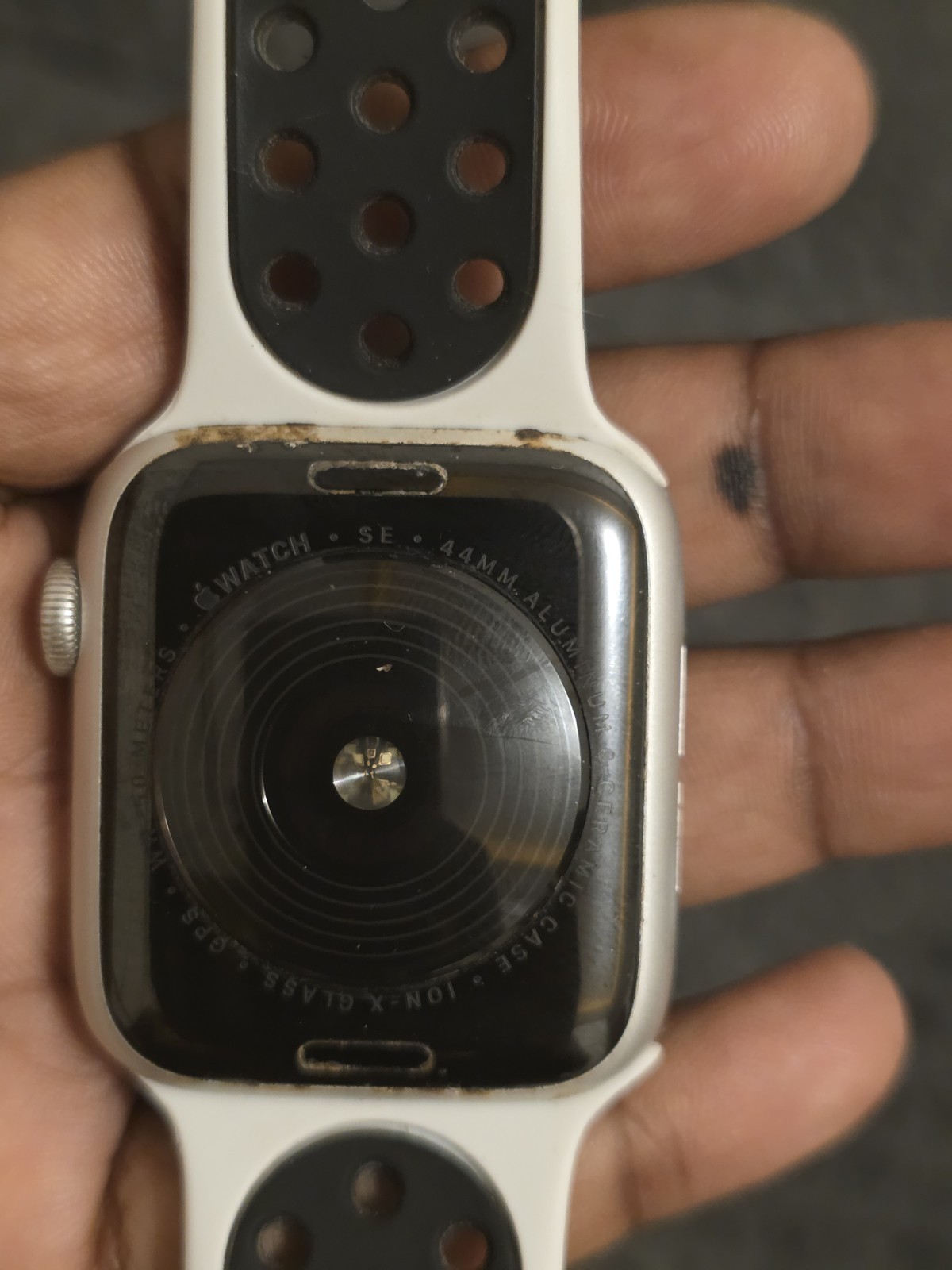 Apple Watch Nike Se 44 Mm Silver Aluminum Case As Is