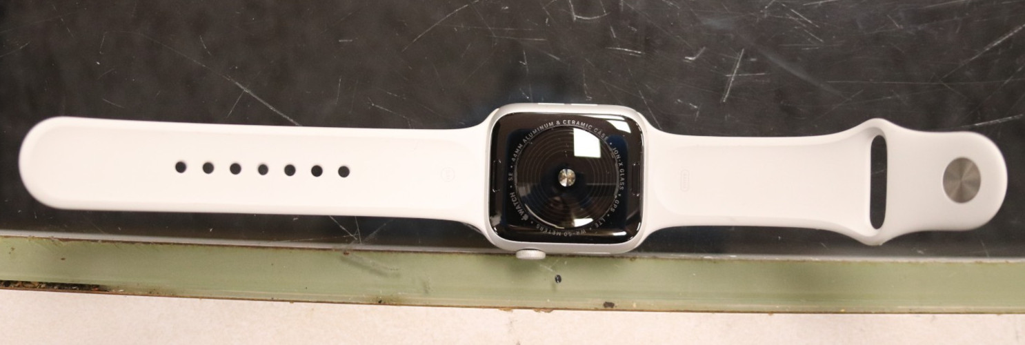 Apple watch SE, 44mm band (read description)