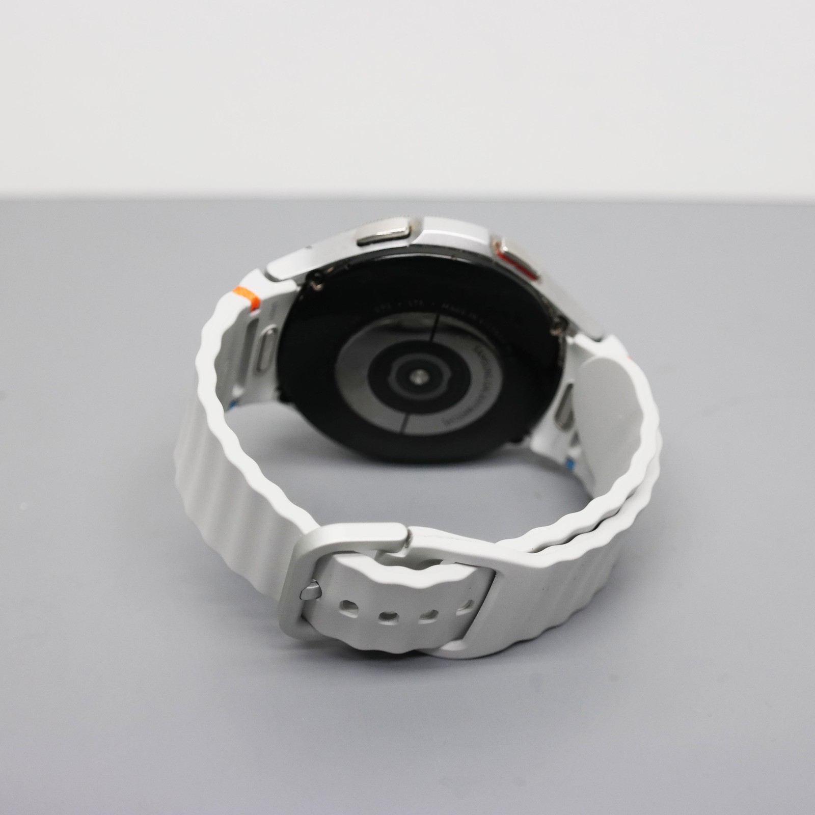 Samsung Galaxy Watch4 Classic SM-R895U 46mm LTE Smartwatch – Silver