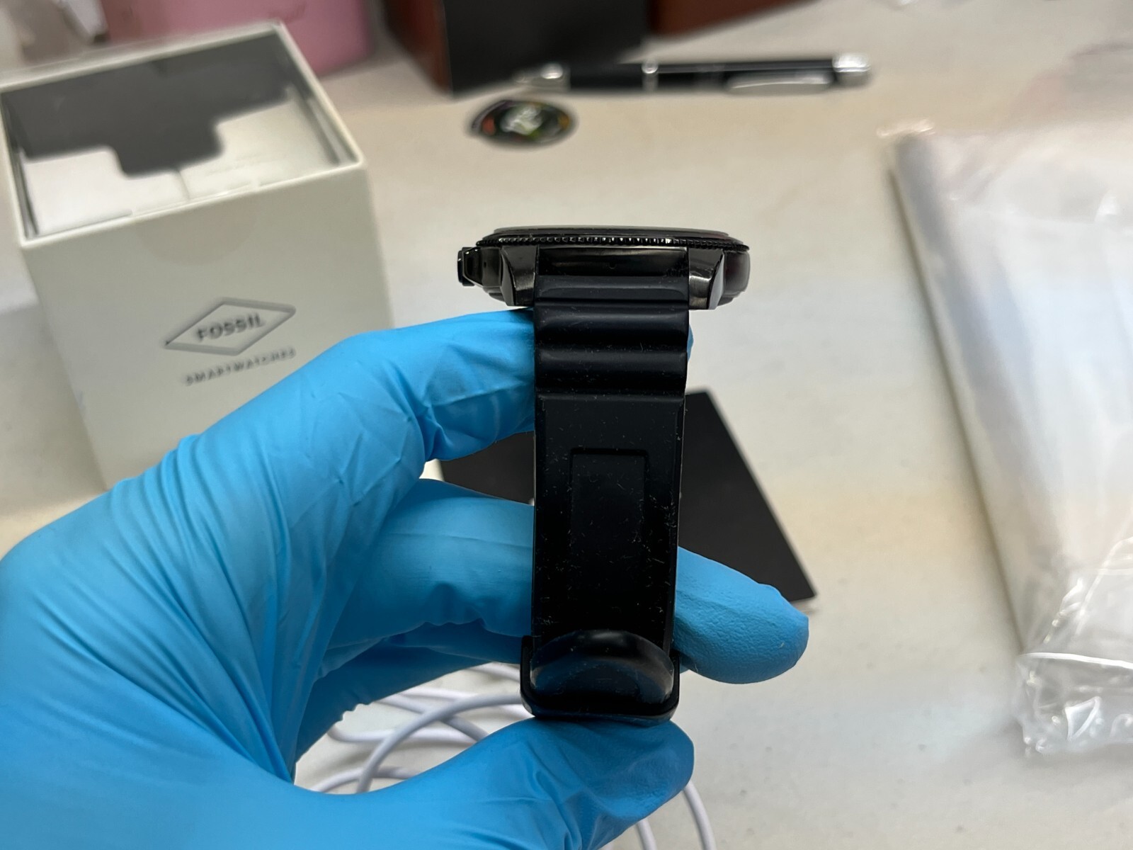 Fossil Gen 5E 44mm Black Case Silicone Band Smartwatch – HEAVILY USED