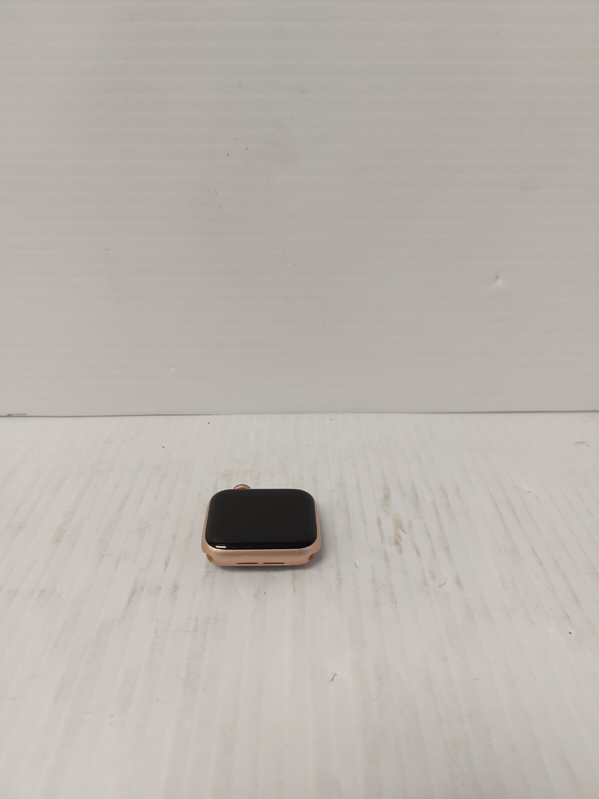 (N87537-1) Apple A2092 Smart Watch
