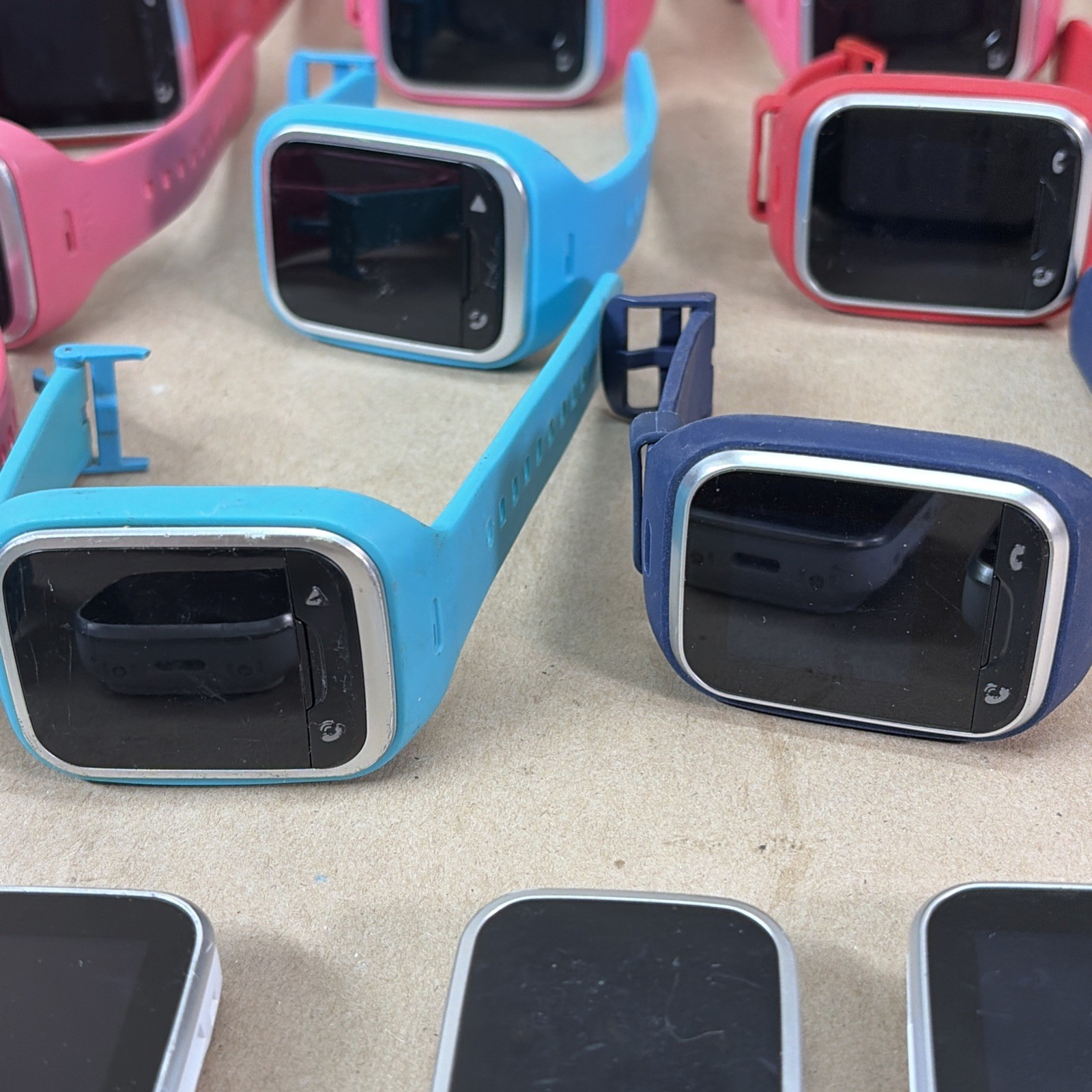LG Verizon Gizmo Pal / Gadget Lot of 21 Kids Smartwatch LG-VC110 / 200B UNTESTED