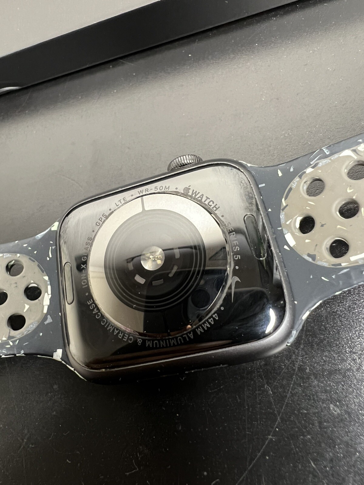 Apple Watch Series 5 x Nike 44mm (GPS + Cellular) Aluminum Space Gray Navy Band