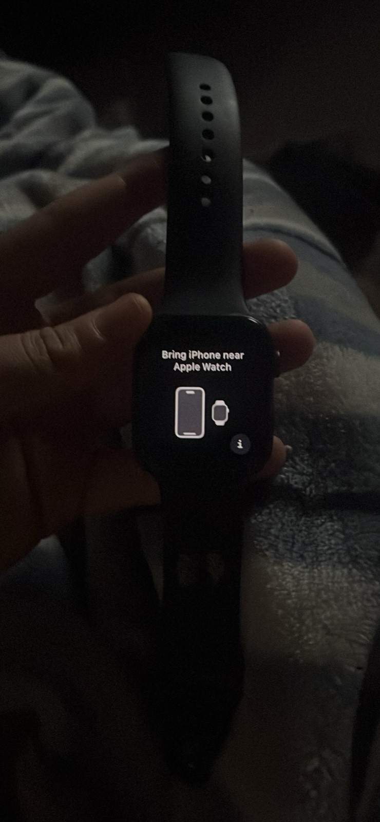 apple watch SE, Wore one time the band has a little scratch on it