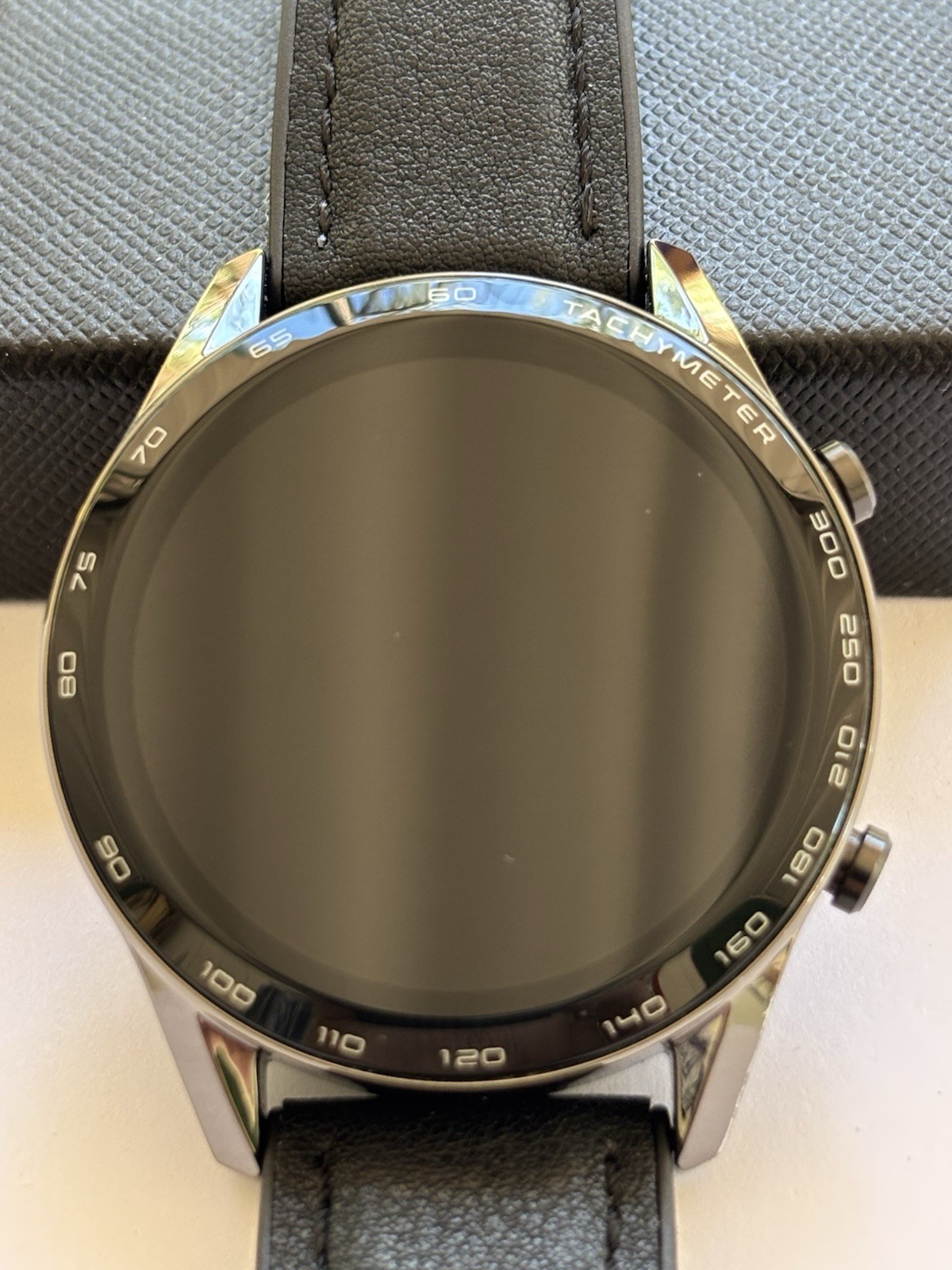Filiekeu Smartwatch with Leather Strap