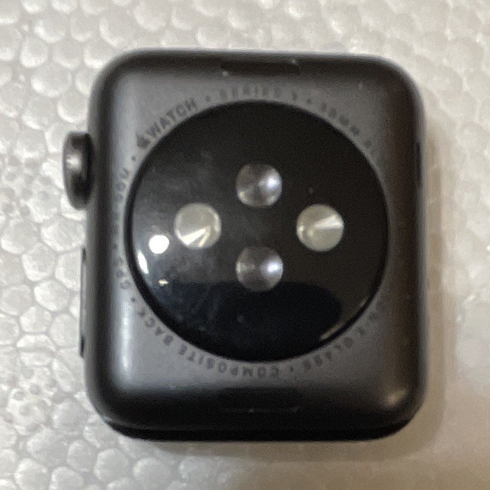 Apple Watch Series 3 42mm Aluminum Space Gray GPS 8GB Touchscreen Black Band