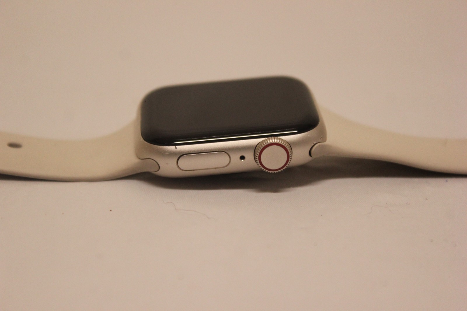 Apple Watch Series SE (2nd Gen) 40mm GPS + WiFi + Cellular Unlocked E2B1