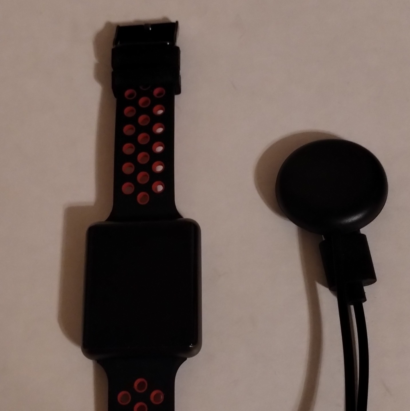 iTouch Smart Watch 42105 Black Metal Case 40mm Android Black Red Silicone Band